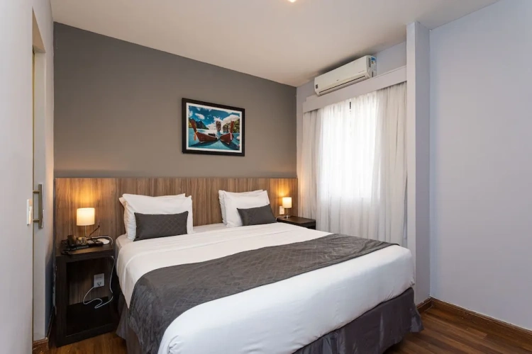 2 Bedrooms Apartment with city view