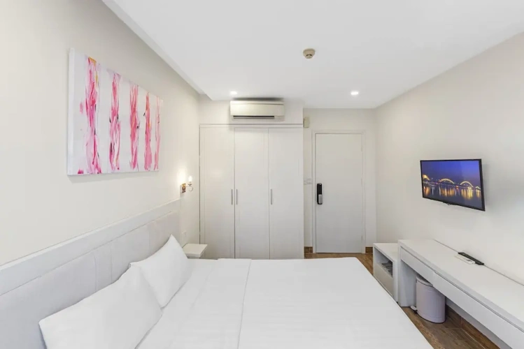 Deluxe Double room with city view