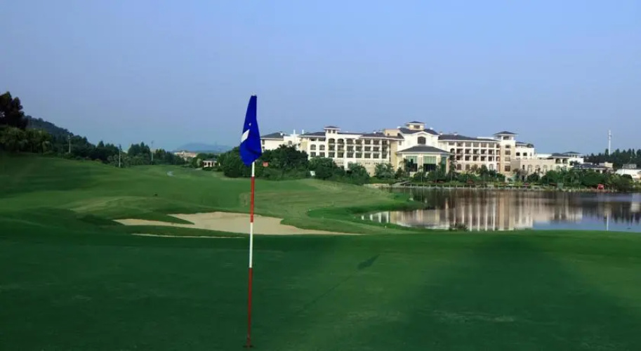 Longcheng Golf Hotel