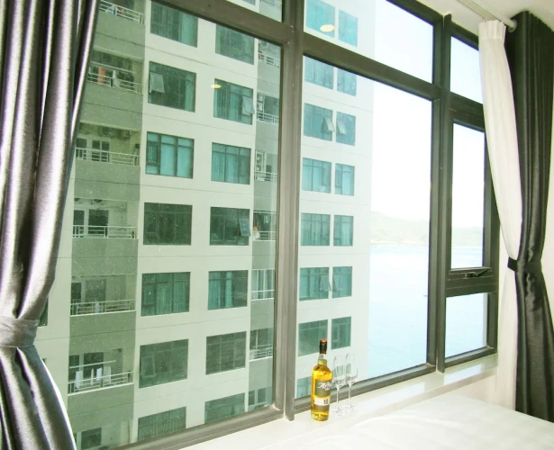 3 Bedrooms Apartment beachfront