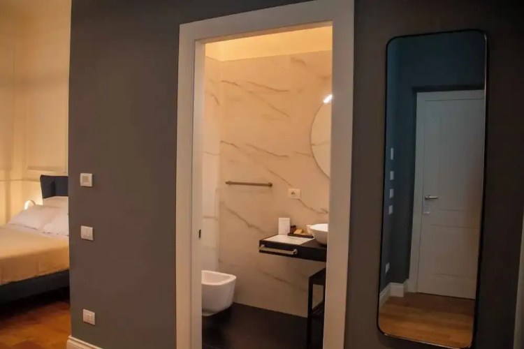 MARI Luxury Rooms and Suites