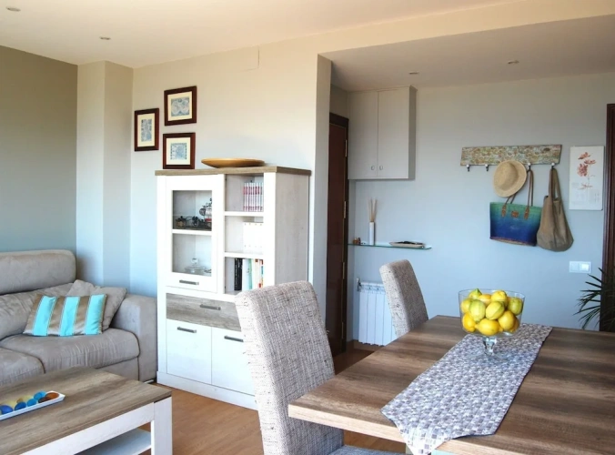 Apartment with balcony and with sea view