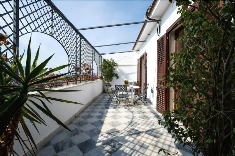 Zisa Flat with Terrace