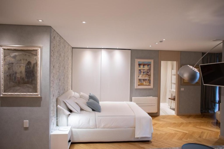 Suite with balcony