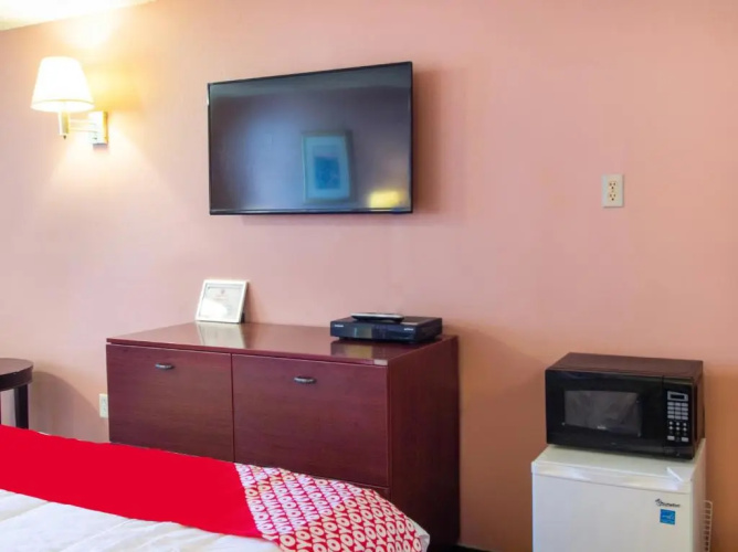 OYO Hotel Edison NJ Route 1