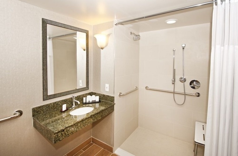 Embassy Suites by Hilton Cincinnati Northeast Blue Ash photo 13