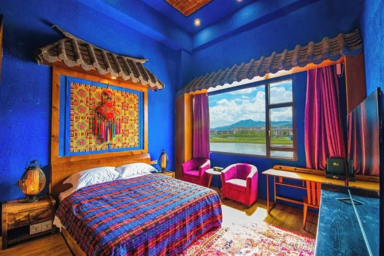 Standard Twin room with city view