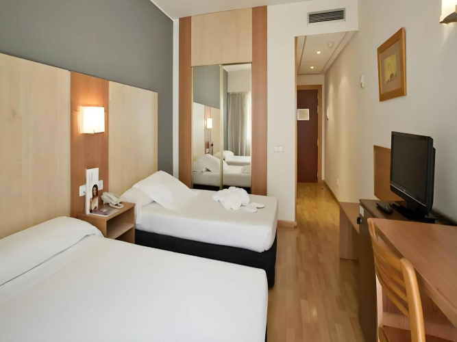 Hotel ILUNION Romareda