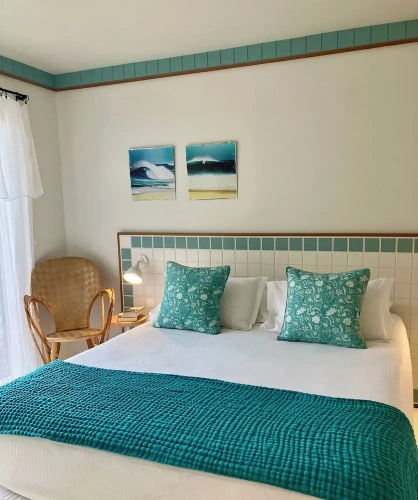 Comfort room with balcony