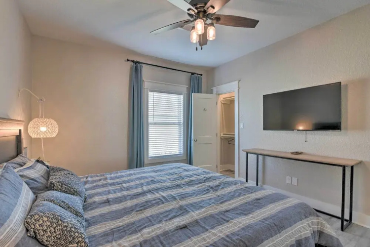 < 1 Mi to Sea Isle Beach: Home w/ Pool Access