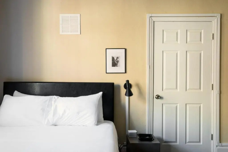 Simple CWE Studio near BJC by Zencity