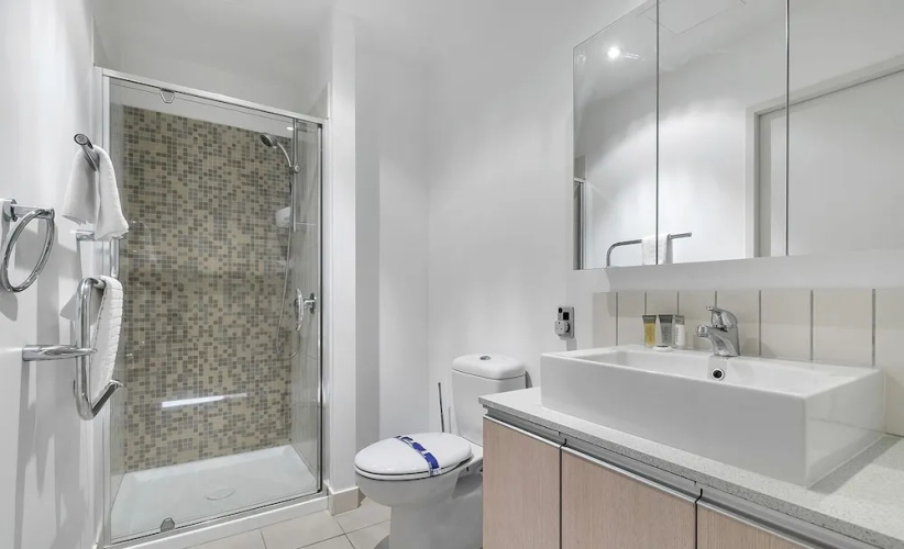 QV Ultra Modern Harbour Apartment - 856