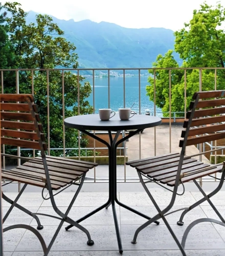 1 Bedroom Apartment with balcony and with lake view