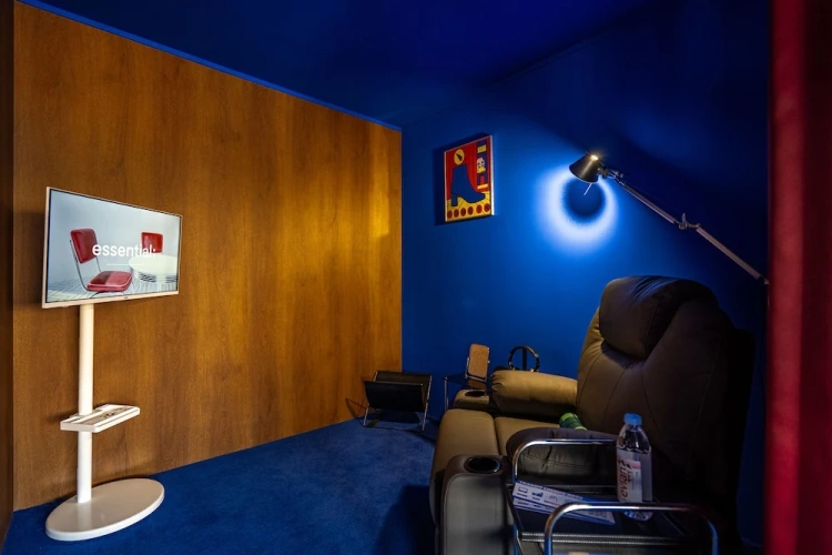 Economy room