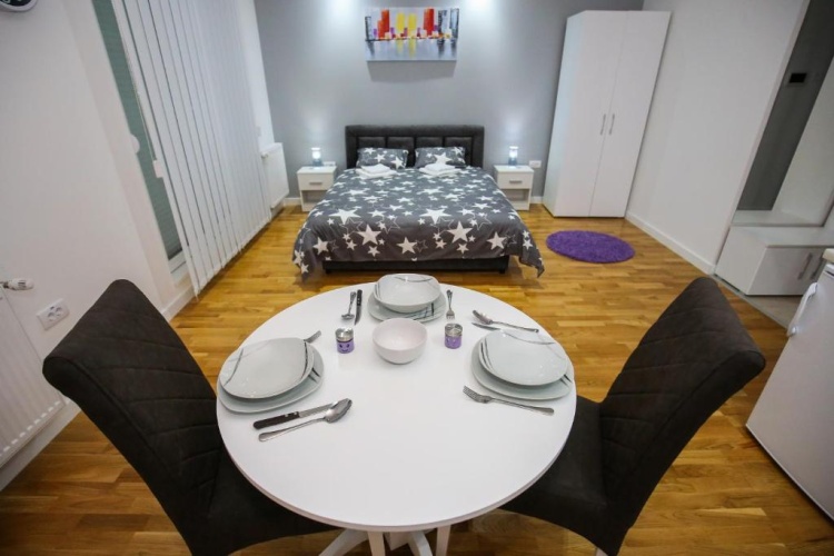 1 Bedroom Apartment