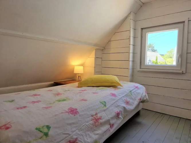 Comfortable Holiday Home on Large Garden Plot in Locquirec