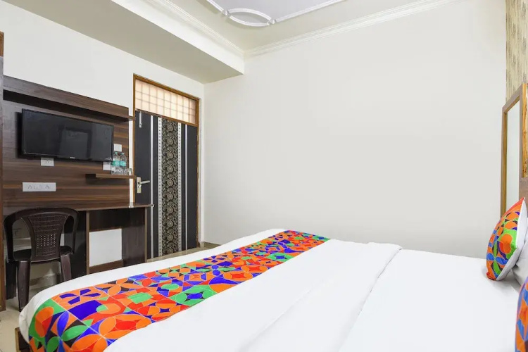 Fabhotel Divine