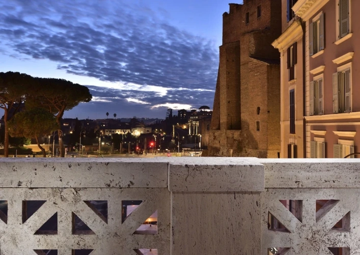 Deluxe room with balcony and with city view