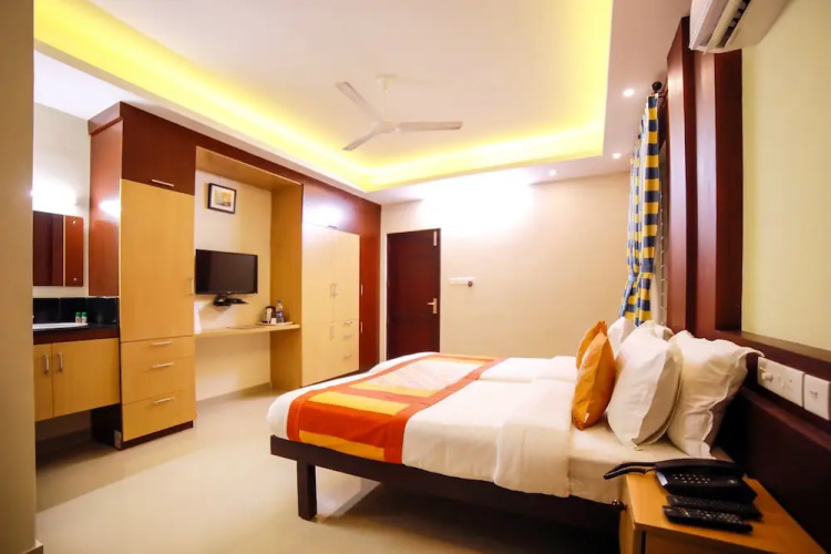 OYO 8420 Elite Inn
