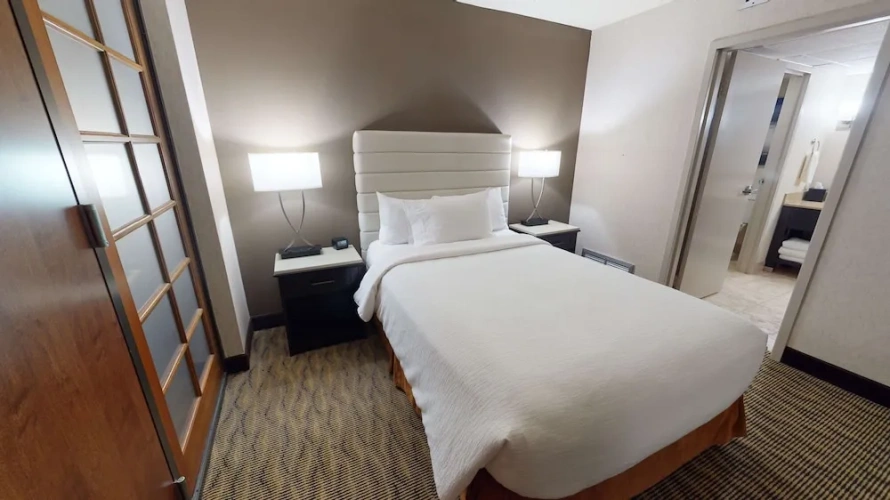 Deluxe Accessible Double Suite