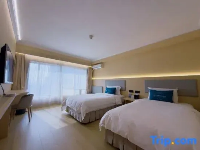 Premium Twin room with city view