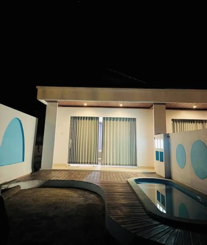 Deluxe Studio