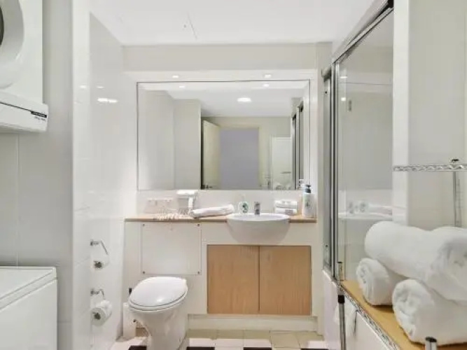 Apartment 521