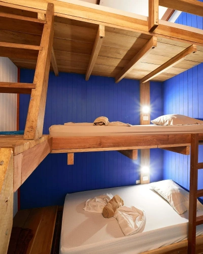 Standard Triple room