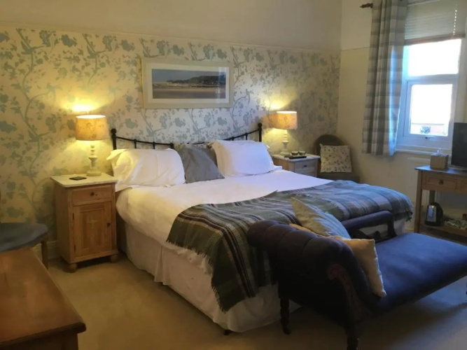 Lee-Side B&B