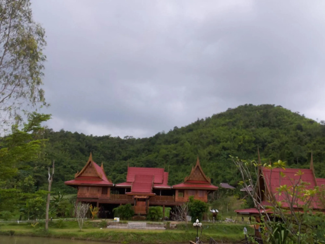 Lomrak Resort