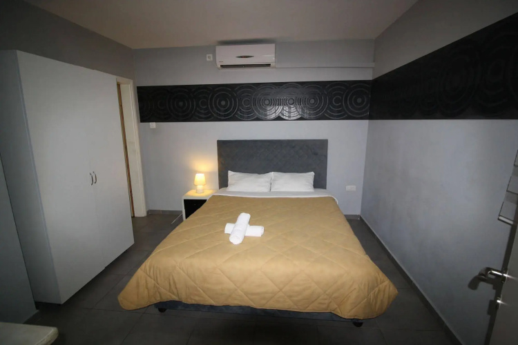 Rich Luxury Suites