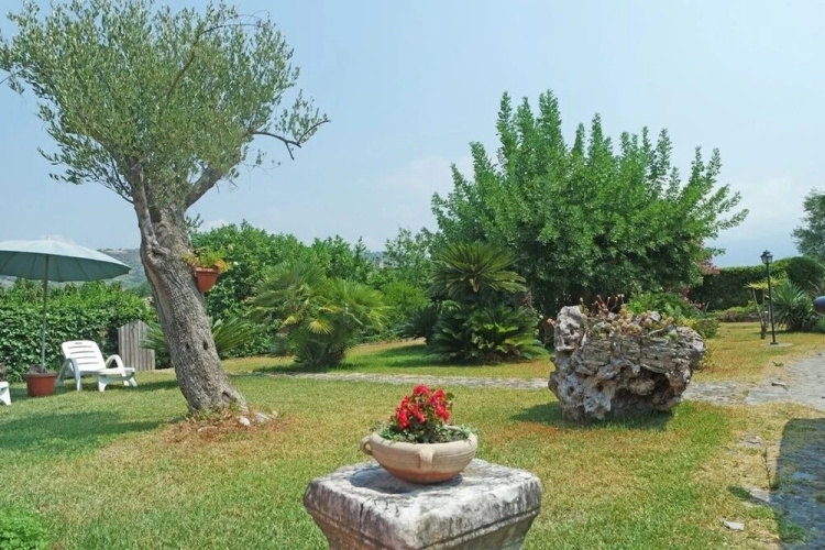 Emanuele Apartments