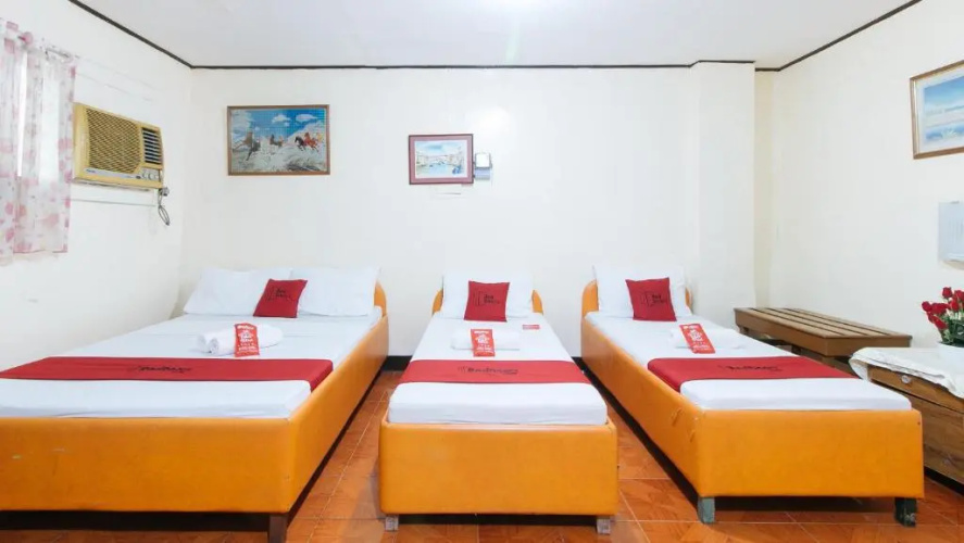 RedDoorz Plus @ Billy's Resort Oslob