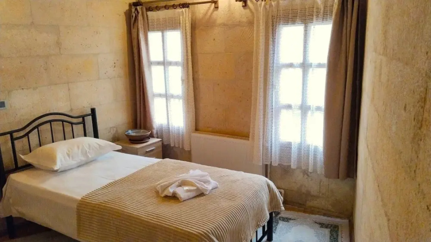 Ekoton Cave Hotel