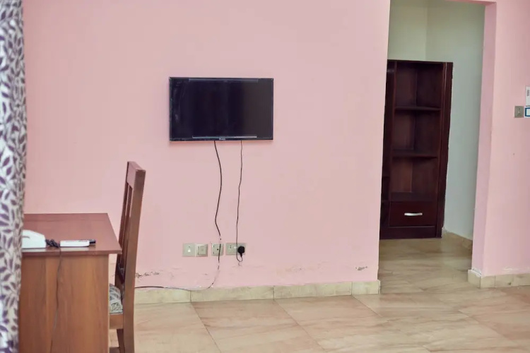 9 Roses Hotel