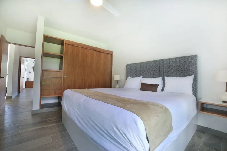 2 Bedrooms Apartment