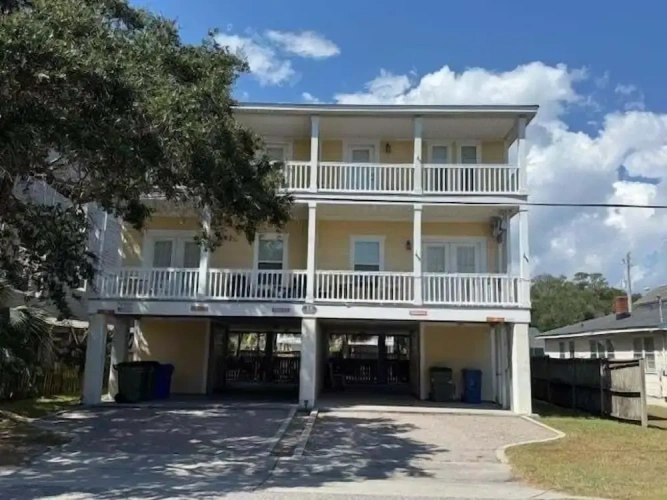 5 Bedrooms Cottage