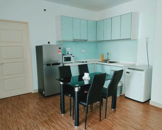 Mansion One Suites by Merlene