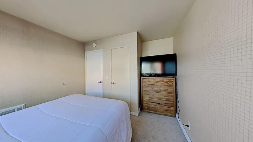 584 2 Bedroom Home