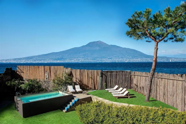 Villa Degli Dei Private Waterfront Villa