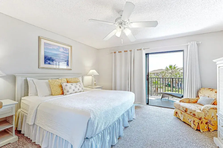 Recently Updated Resort Condo With 2 Pools, 2 Balconies, Ocean Views, Bbq, & W/D