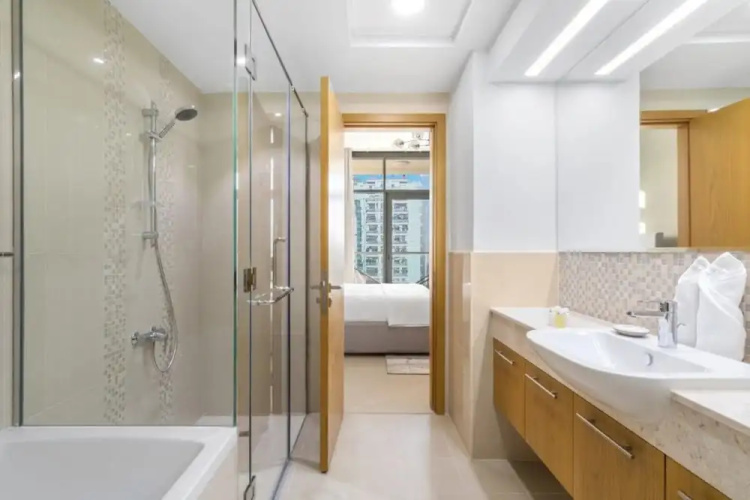 Silkhaus Spacious 1BR in Downtown Pool View