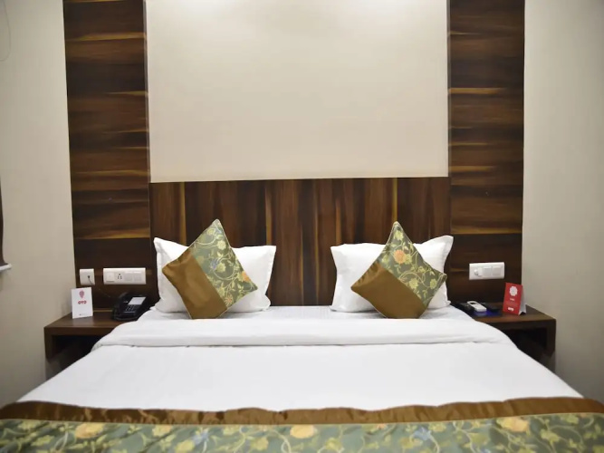 OYO 7896 Hotel Rang Mahal