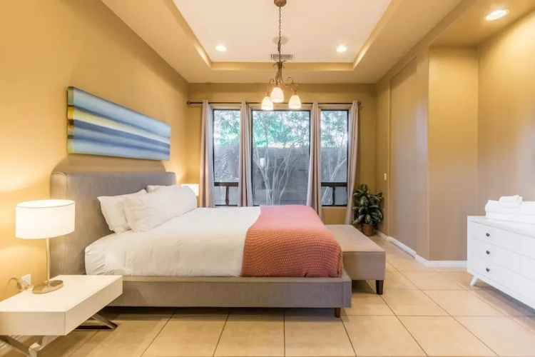 Aurora by AvantStay Stylish Spacious Oasis w Pool Spa BBQ