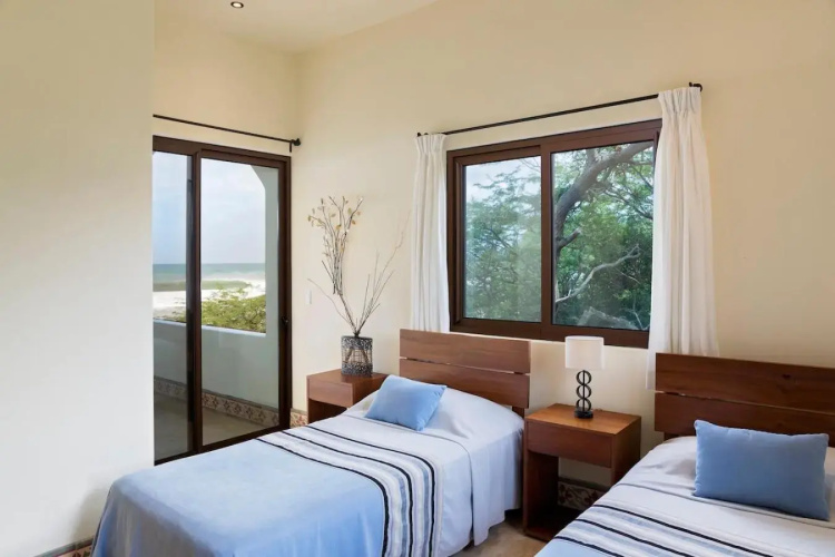 Fort Walker (Beachfront House+Studio)