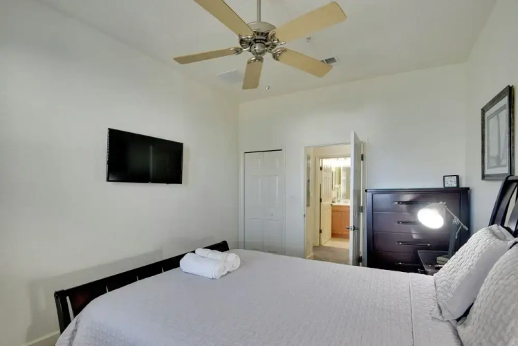 3 Bedrooms Apartment