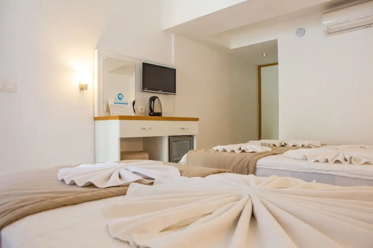 Standard Triple room with balcony