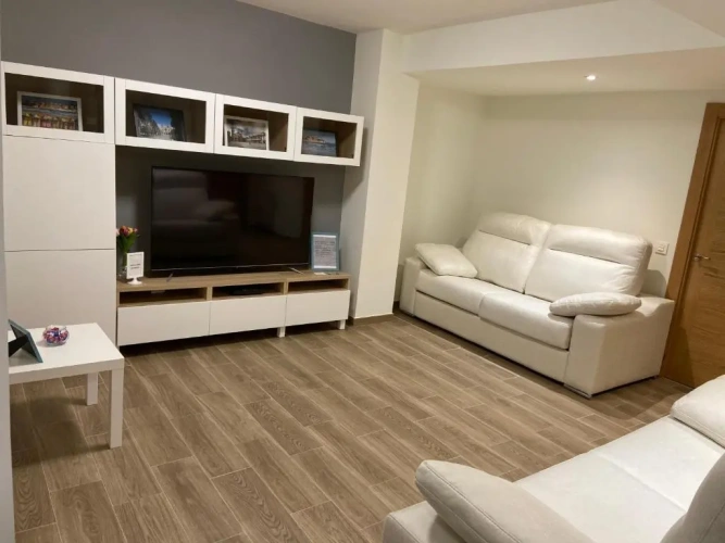 3 Bedrooms Apartment