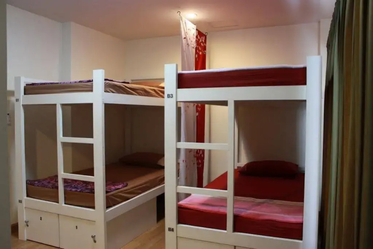 Ananas Phuket Hostel