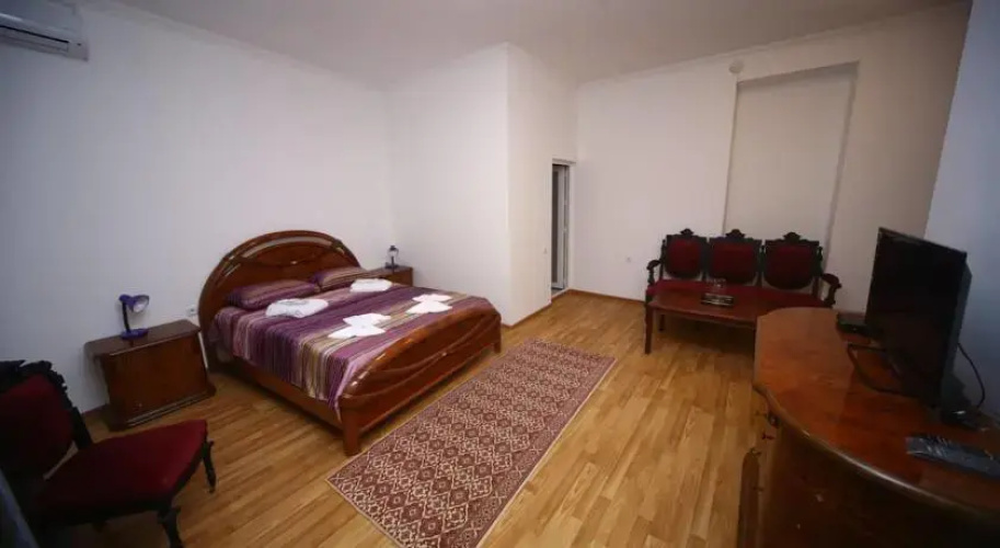 Hostel Lion